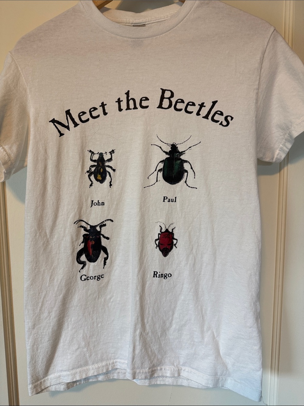 Meet the Beetles t-shirt size small